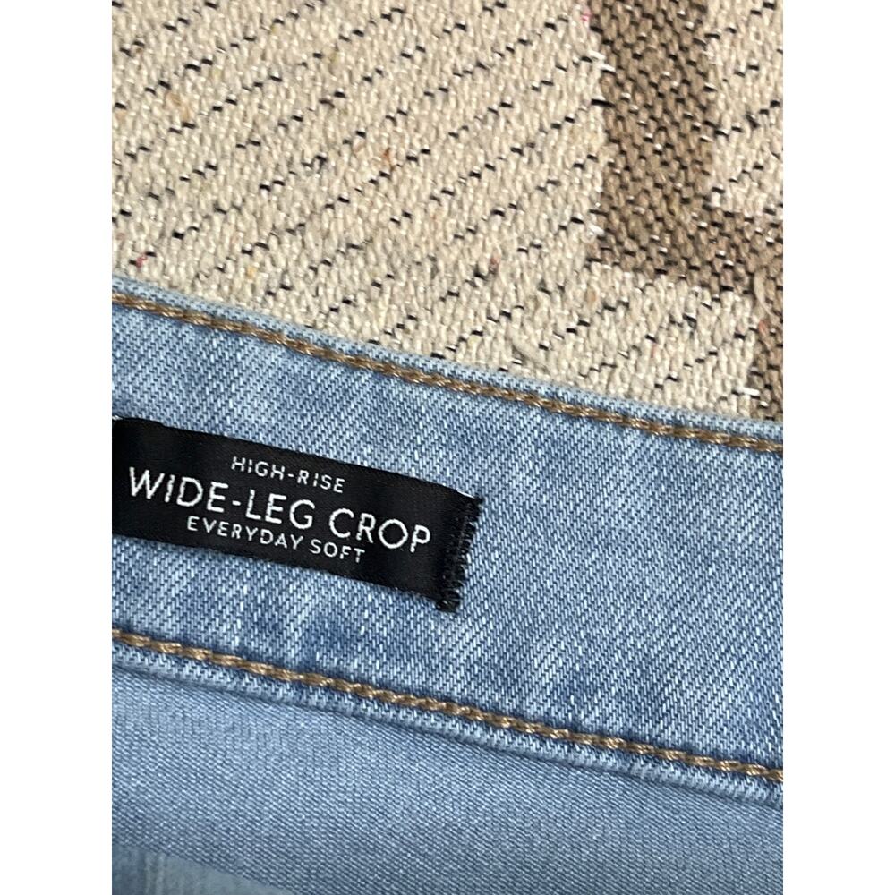 White House Black Market High-Rise Wide Leg Cuff Cropped Jean, size 8 - Picture 10 of 16